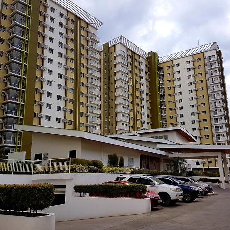 Keys 'N Places Holiday Rentals At Mesaverte Condo Cagayan de Oro Buitenkant foto