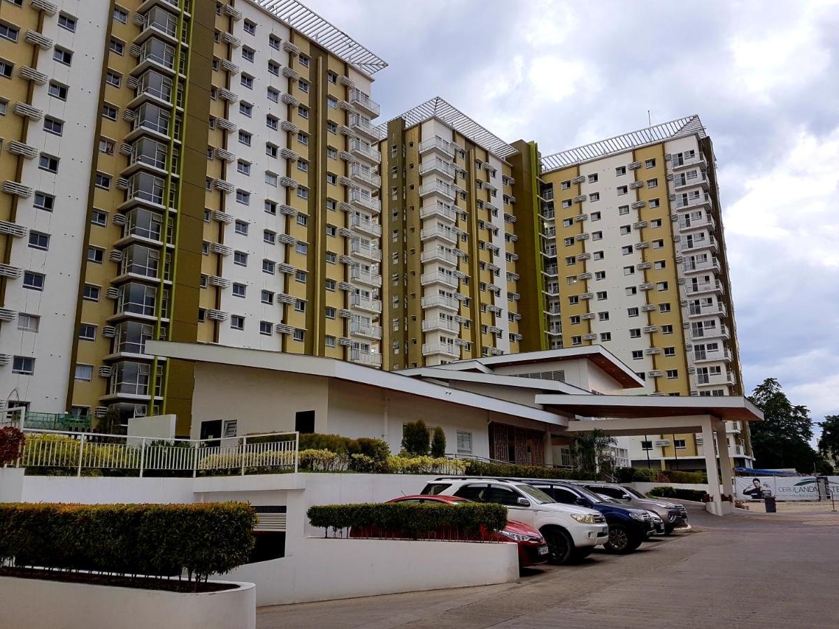 Keys 'N Places Holiday Rentals At Mesaverte Condo Cagayan de Oro Buitenkant foto